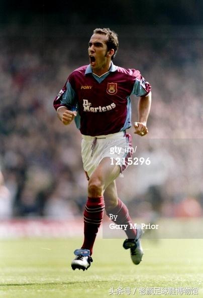 足球鞋的种类(足球鞋品牌大百科)(95)