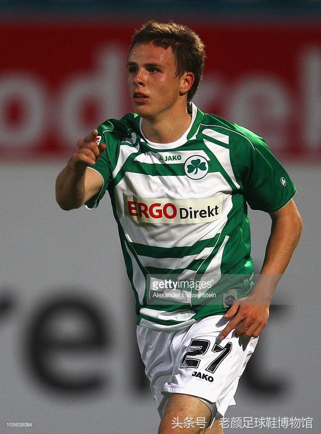 足球鞋的种类(足球鞋品牌大百科)(152)