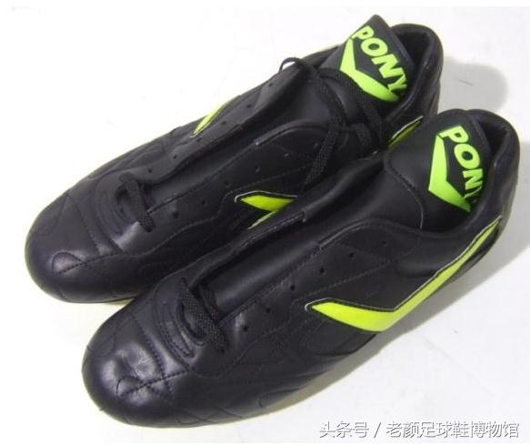 足球鞋的种类(足球鞋品牌大百科)(111)