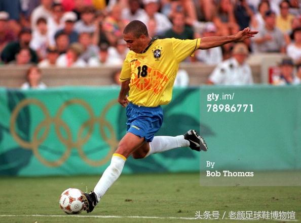 足球鞋的种类(足球鞋品牌大百科)(86)