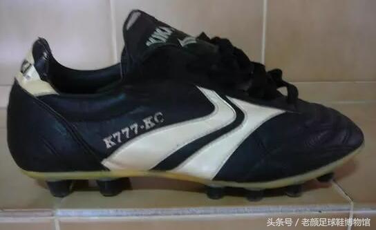 足球鞋的种类(足球鞋品牌大百科)(159)
