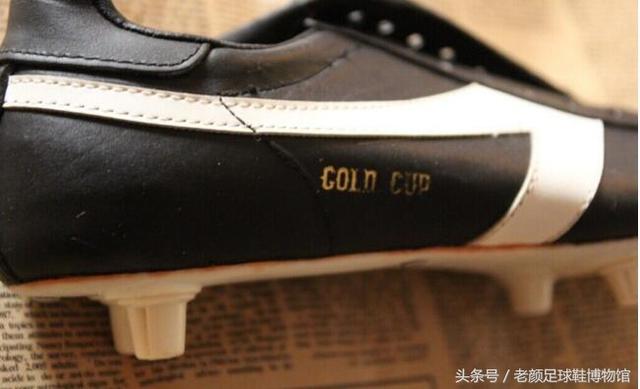 足球鞋的种类(足球鞋品牌大百科)(182)