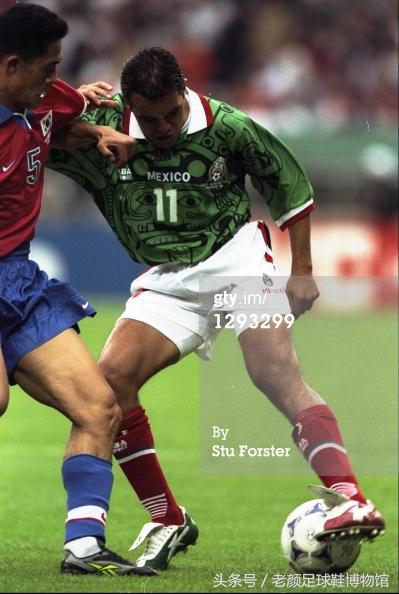 足球鞋的种类(足球鞋品牌大百科)(32)