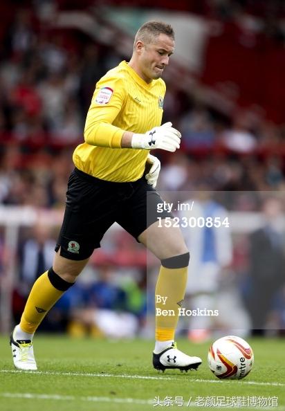 足球鞋的种类(足球鞋品牌大百科)(125)