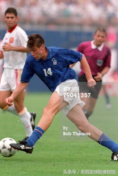 足球鞋的种类(足球鞋品牌大百科)(65)