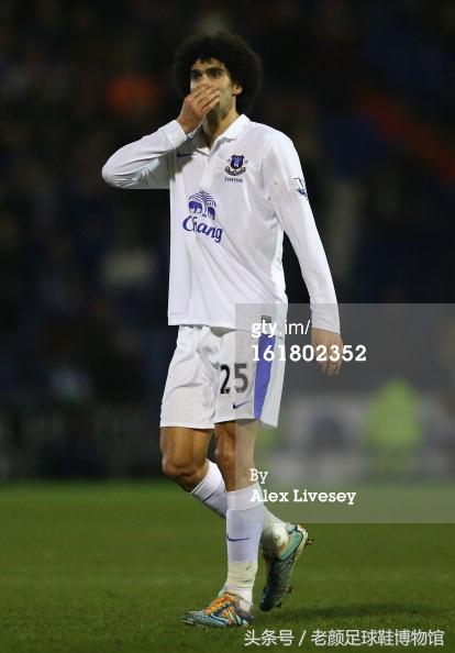 足球鞋的种类(足球鞋品牌大百科)(137)