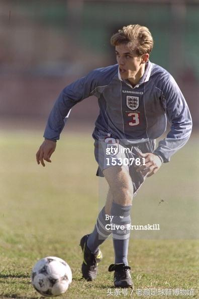 足球鞋的种类(足球鞋品牌大百科)(110)