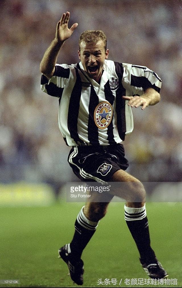 足球鞋的种类(足球鞋品牌大百科)(131)