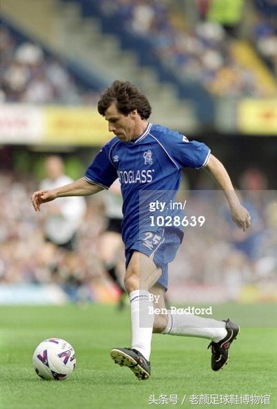 足球鞋的种类(足球鞋品牌大百科)(14)