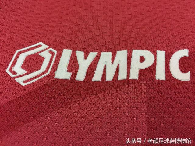 足球鞋的种类(足球鞋品牌大百科)(160)