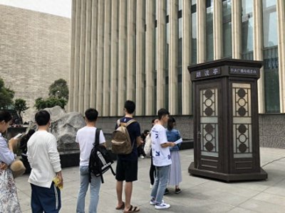 ​朗读亭现身成都 等您留下好声音登上央视《朗读者》