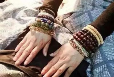 ​发现了个问题，我的手串是要戴左手还是右手？求解