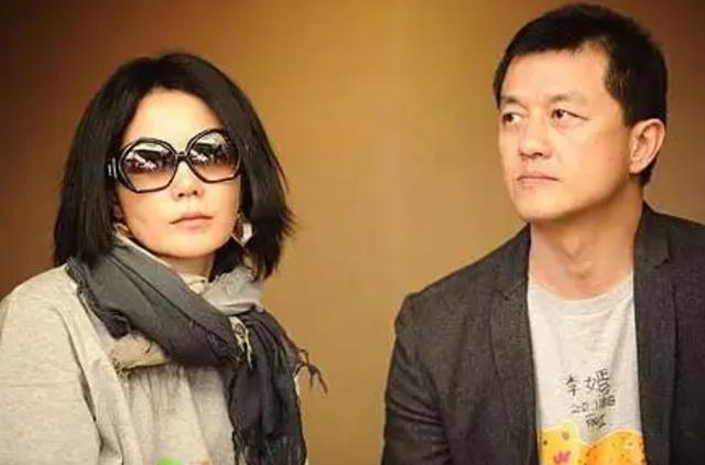 当年李亚鹏为什么要与王菲结婚 李亚鹏离婚后娶妻生子(28)