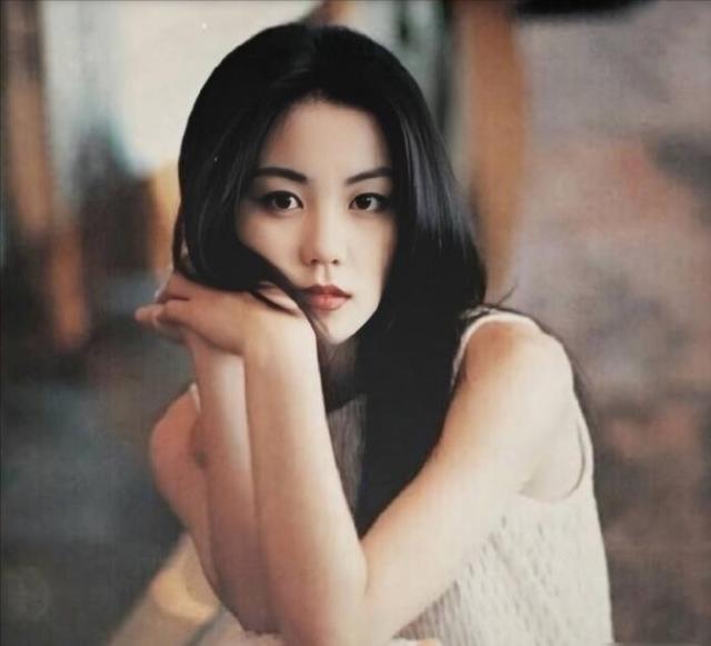 当年李亚鹏为什么要与王菲结婚 李亚鹏离婚后娶妻生子(9)