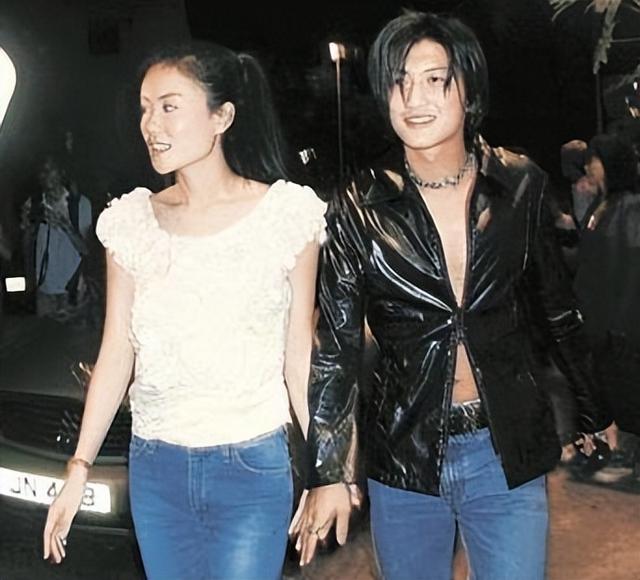 当年李亚鹏为什么要与王菲结婚 李亚鹏离婚后娶妻生子(19)