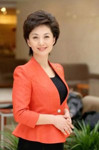 海霞现任老公是干什么的 海霞母亲早年瘫痪