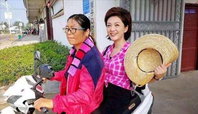 海霞现任老公是干什么的 海霞母亲早年瘫痪(19)