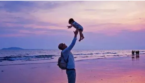 写给爸爸的话暖心到哭,送给父亲一句暖心的话简短图1