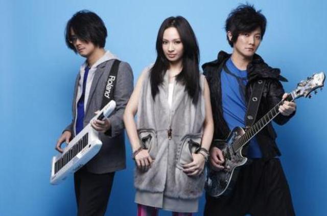 为什么詹雯婷会离开飞儿乐队（詹雯婷依旧风光无限）(9)