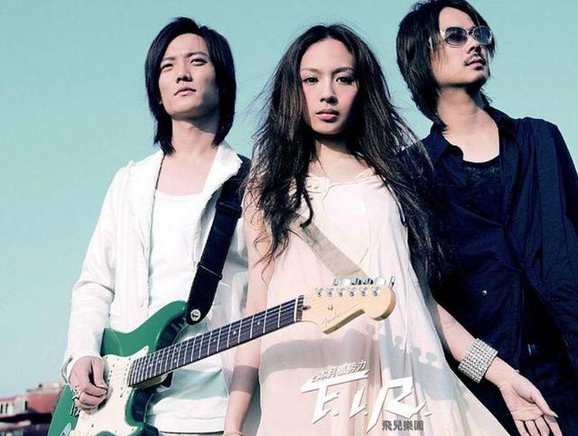 为什么詹雯婷会离开飞儿乐队（詹雯婷依旧风光无限）(6)