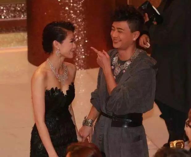 方力申旧爱邓丽欣爆出恋情：有的人就算再爱，也只能陪你走一程