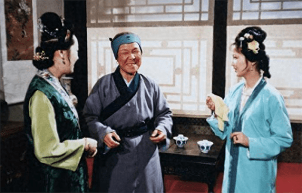 刘姥姥进大观园的故事(刘姥姥的三个故事)