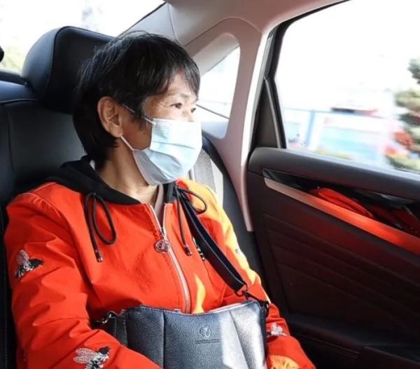 儿子被拐26年母亲一眼认出（这一抱让人泪目）(1)