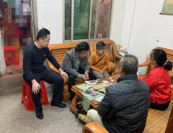 儿子被拐26年母亲一眼认出（这一抱让人泪目）(4)