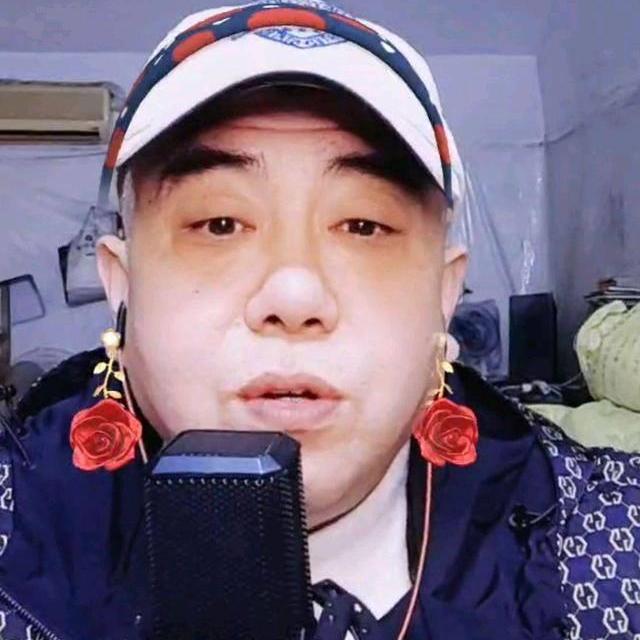 祁隆最近遇到了什么事（人前人后两个样）(15)