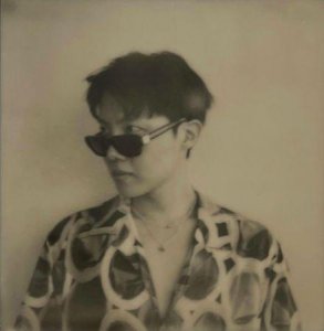 ​防弹J-hope上衣满满保险套引纷争 背后真相反转⋯粉丝赞：超用心