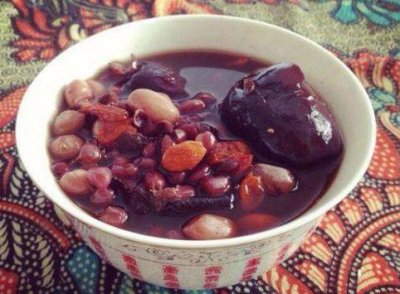 ​女人喝好四红汤，脸色红润好气色，比打玻尿酸还管用，年轻20岁