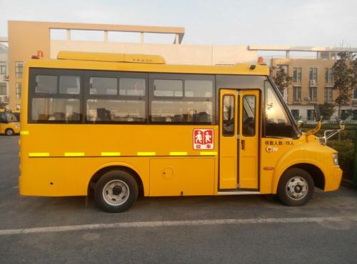 幼儿园校车价格表(幼儿园校车价格一般一学期多少)-第1张图片-