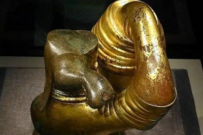 ​汉代唯一一盏遗留下来的长信宫灯现在在哪里展出?