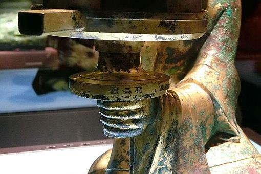 汉代唯一一盏遗留下来的长信宫灯现在在哪里展出?