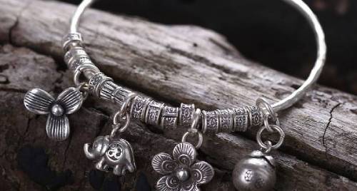 银饰发黑了清洗方法