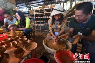 ​海外华文传媒探访福建建阳“建窑建盏烧制技艺”