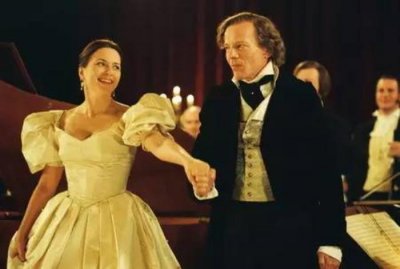 ​和学音乐的男生恋爱是什么感觉，和音乐家谈恋爱是一种怎样的体验