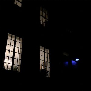 ​很压抑的丧系伤感的背景图片 还是忍不住偷偷掉眼泪始终走不出