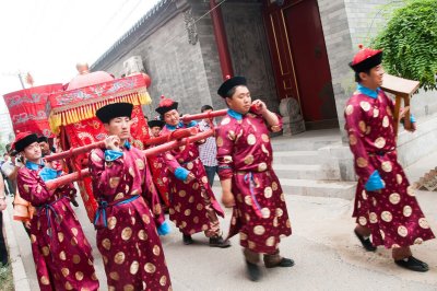 ​为什么有官轿和民轿之分，结婚时新郎、新娘坐的是什么轿