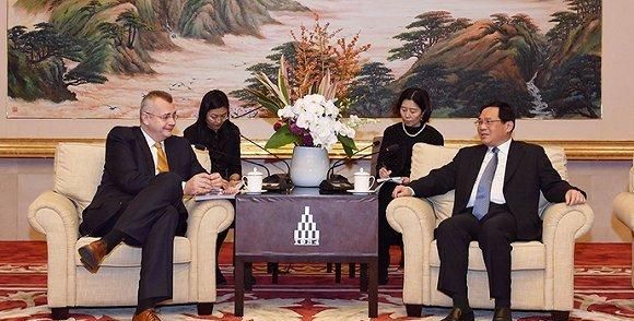 会见与会晤意思是什么意思