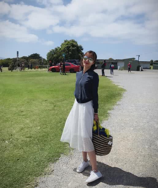 她是黄宗泽前任女友,爆脏话骂路人引热议,衣品穿搭秒杀胡杏儿!