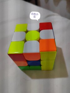 ​魔方拼六面简单口诀？拼六面魔方公式口诀？三阶魔方入门？