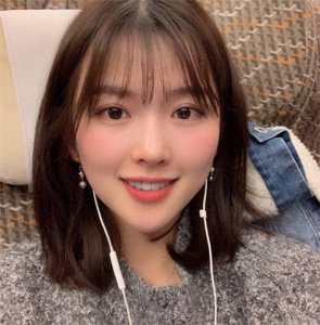 ​2019最时尚流行的5款发型，偏分卷发成熟大气，渐变直发个性十足