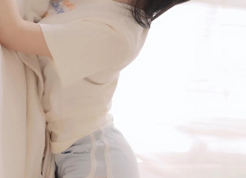 一生一世钟情于你怎么幽默的回复(女人明确回复男人的示爱信息)