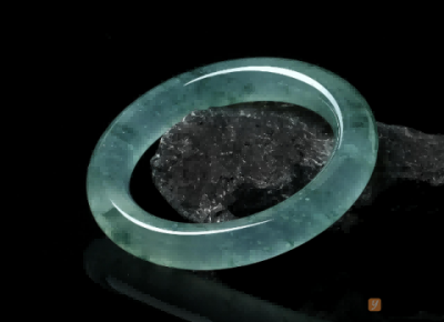 关于翡翠手镯知识,教你翡翠手镯的选购技巧