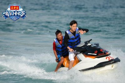 ​林志颖年代秀第二季第五期（我们十七岁林志颖骑摩托艇海上玩漂移）