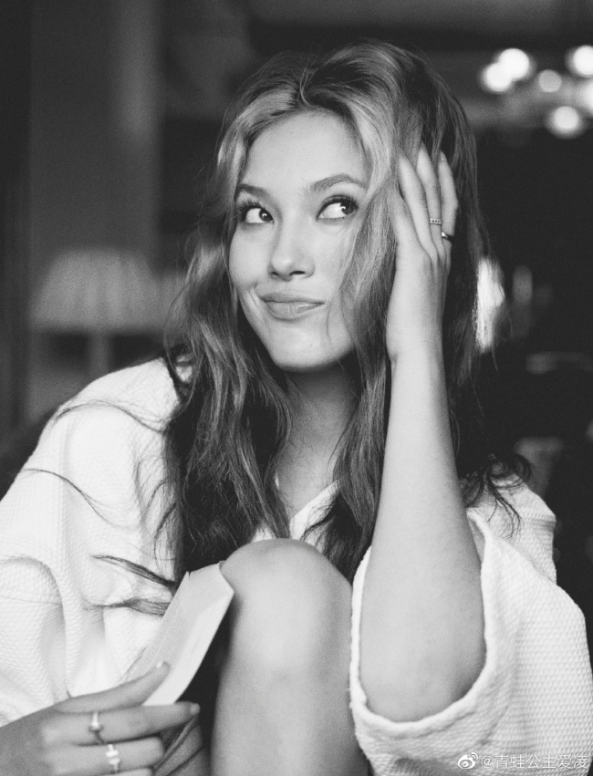 谷爱凌微博之夜六连拍释出