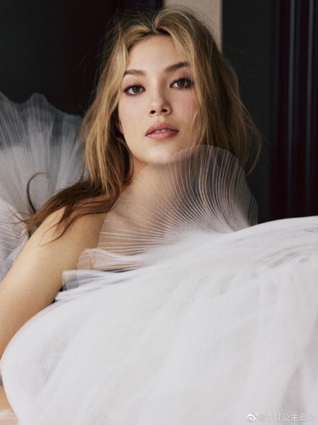 谷爱凌微博之夜六连拍释出