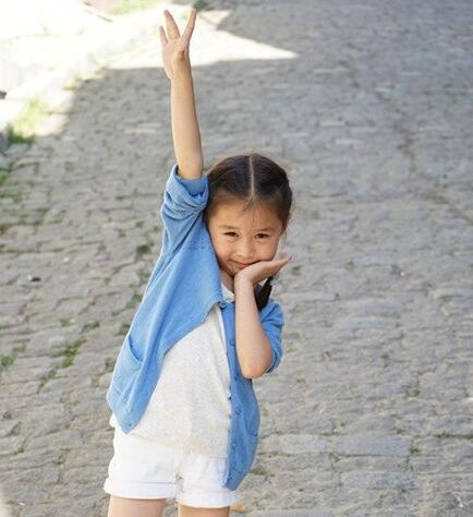 李一情个人资料简介 电影捉迷藏梓萌的扮演者她吗