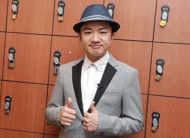 王祖蓝快手再次直播红包雨不断，大方给粉丝看B超图！